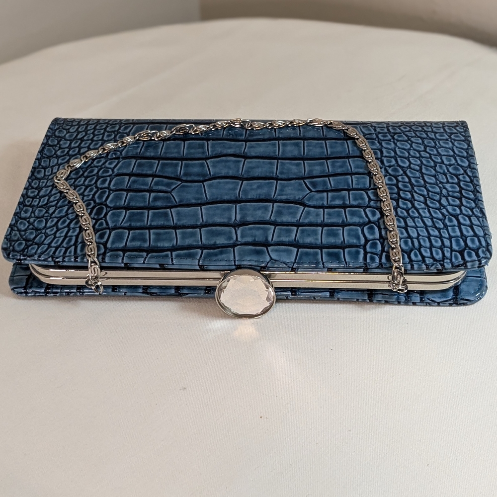 Blue Crocodile Embossed Clutch Crystal Snap Closure Silver Chain Strap EUC
